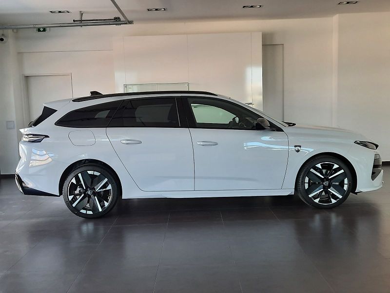 Peugeot 308 (2026) SW GT Hybrid 145 e-DCS6 - fotka 5 z 8
