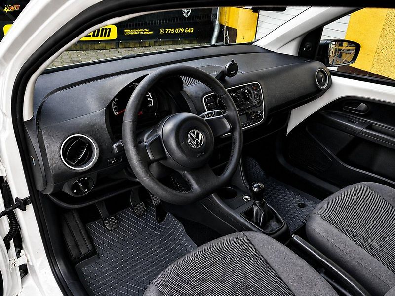 Volkswagen up! 1,0MPi (44kW)*KLIMATIZACE* - fotka 8 z 15