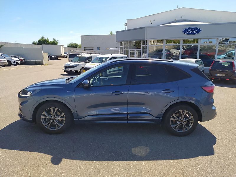 Ford Kuga (2023) 1,5 EcoBoost 110kW ST-Line - fotka 2 z 22