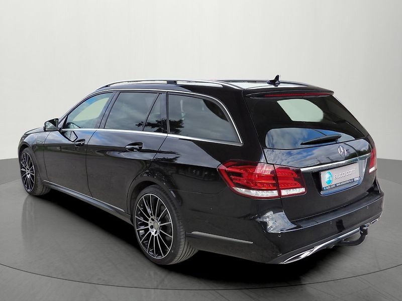 Mercedes-Benz Třídy E 350d 4Matic Airmatic TZ 360° - fotka 3 z 37