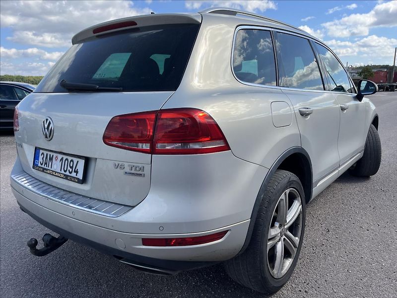 Volkswagen Touareg 3,0 TDi V6 180KW 4x4 TAŽNÉ - fotka 46 z 50