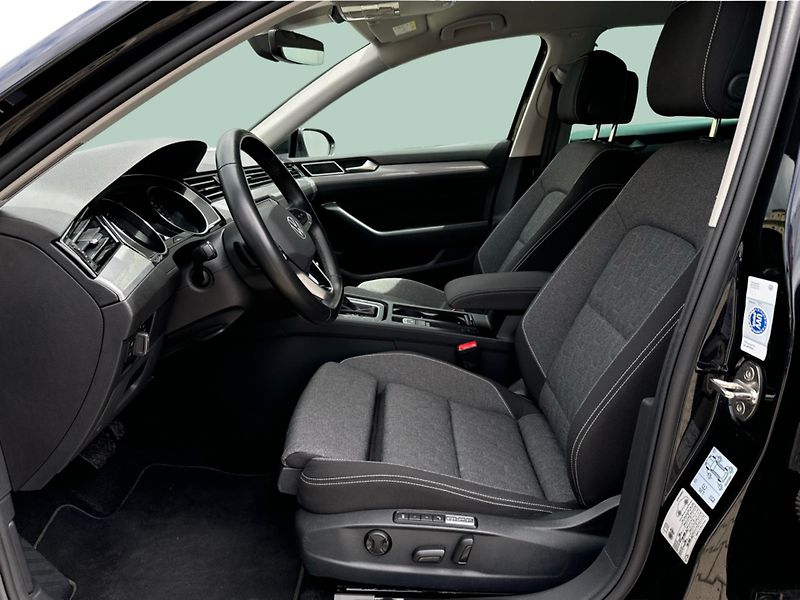 Volkswagen Passat 2.0TDI 110kW DSG BUSINESS PREM - fotka 11 z 19