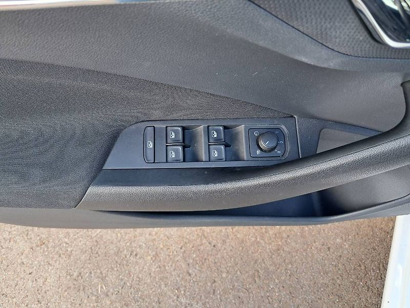 Škoda Scala (2020) STYLE Paket Extra + Dynamic TS - fotka 16 z 29