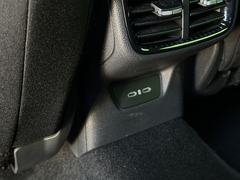 Škoda Fabia 1.0TSi Monte Carlo 116PS V.Coc - fotka 34 z 36