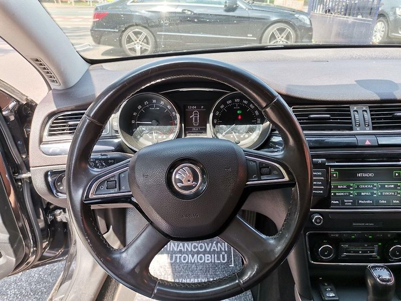 Škoda Superb (2014) 2.0TDi 125kw Laurin/Klement ČR - fotka 11 z 25