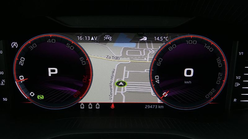 Škoda Karoq 1,5 TSI DSG Sportline - fotka 14 z 23