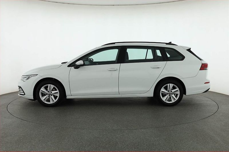 Volkswagen Golf (2023) 1.5 TSI, Tempomat - fotka 3 z 18