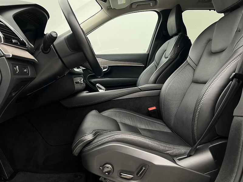 Volvo XC90 B5 AWD INSCRIPTION AUT 1. maj. - fotka 3 z 47