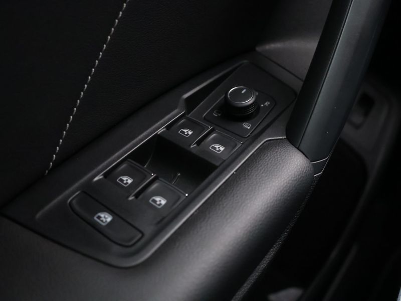 Volkswagen Tiguan 2.0 TDI 110kW DSG 4x4 R-Line D - fotka 17 z 33