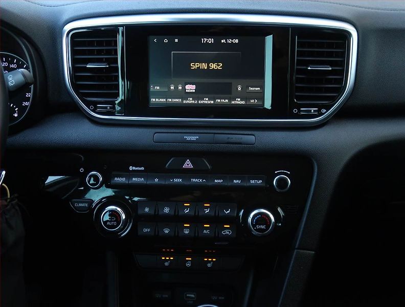 Kia Sportage (2019) 1.6 GDI, Serv.kniha, Navi - fotka 12 z 22