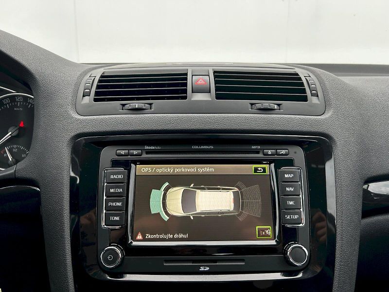 Škoda Octavia (2012) Combi 2.0 TDI 103kW 4x4 MP6 L& - fotka 16 z 33