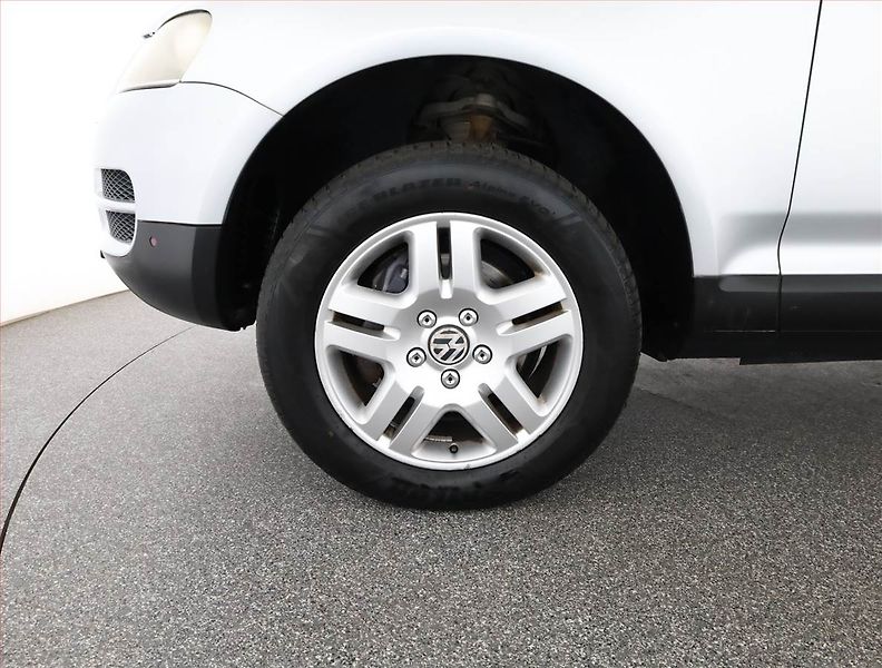 Volkswagen Touareg (2006) 3.0 V6 TDI, 4X4, Automat - fotka 17 z 17