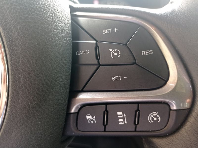 Jeep Renegade 2.0 JTD-MJET 4x4/1Maj/DigKlima - fotka 28 z 44