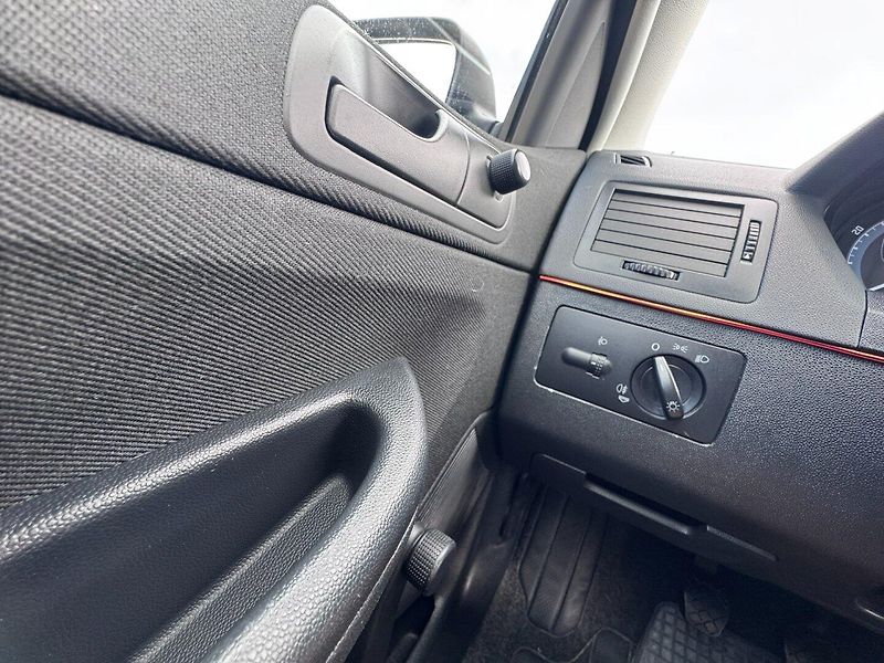 Škoda Fabia (2006) 1,4i 55 KW KILOMETRY TAŽNÉ - fotka 21 z 38
