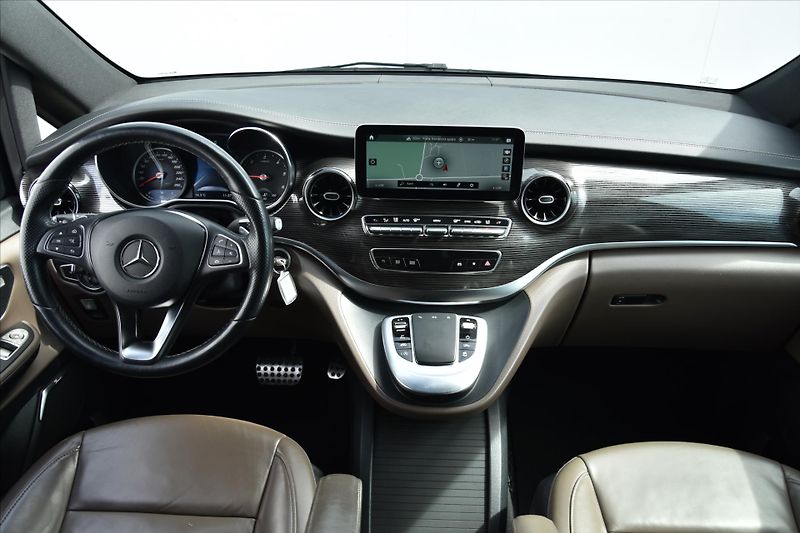 Mercedes-Benz Třídy V 300d 4MATIC AMG LONG AVANTGARD - fotka 14 z 32