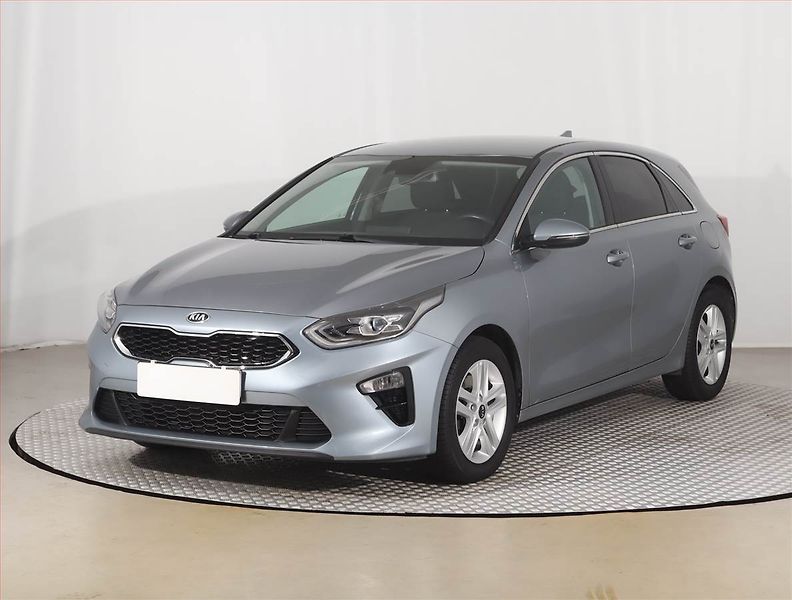 Kia Ceed (2021) Silver 1.5 T-GDI, Serv.kniha - fotka 2 z 20