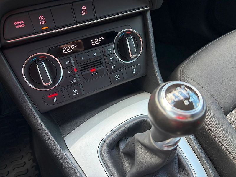 Audi Q3 1.4 TFSi, Serviska, TOP - fotka 17 z 21