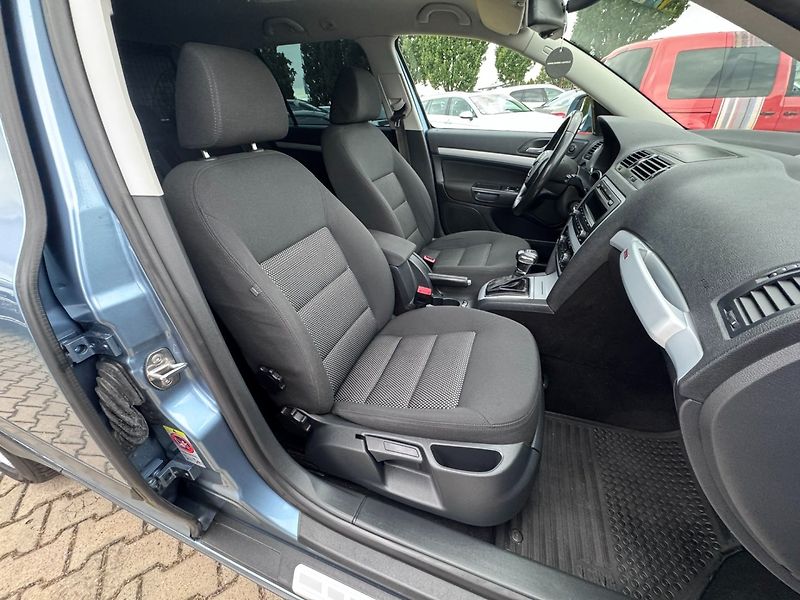 Škoda Octavia (2011) SCOUT 4X4 2,0 TDI 103 AUTOMAT - fotka 30 z 50