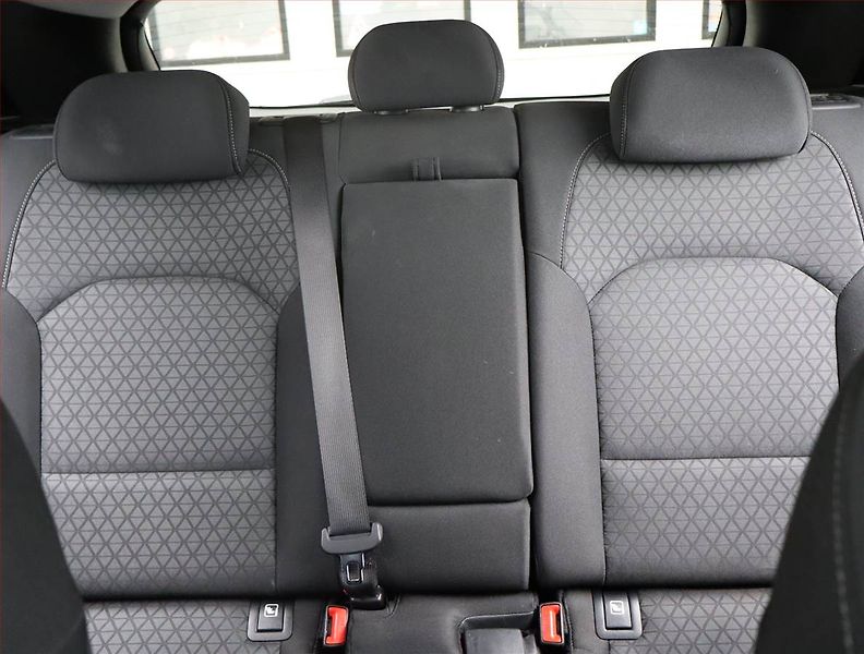 Kia Ceed (2021) Silver 1.5 T-GDI, Serv.kniha - fotka 10 z 20