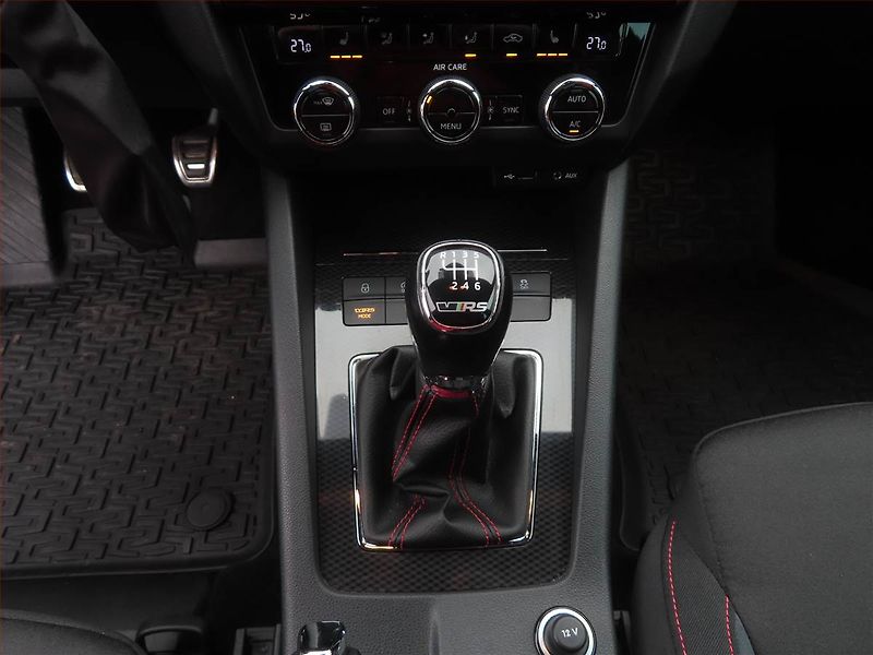 Škoda Octavia (2017) RS 2.0 TDI, Serv.kniha, Navi - fotka 10 z 18
