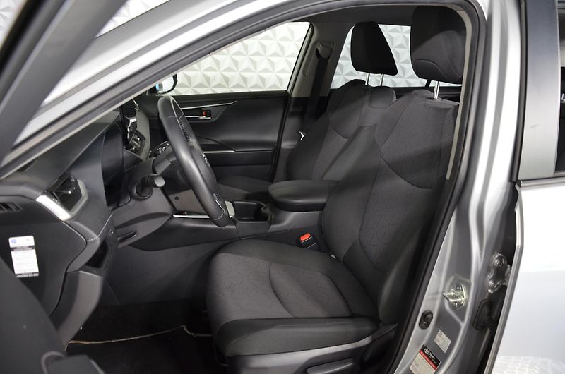 Toyota RAV4 (2023) 2.5 Hybrid Comfort 4WD AT - fotka 10 z 21