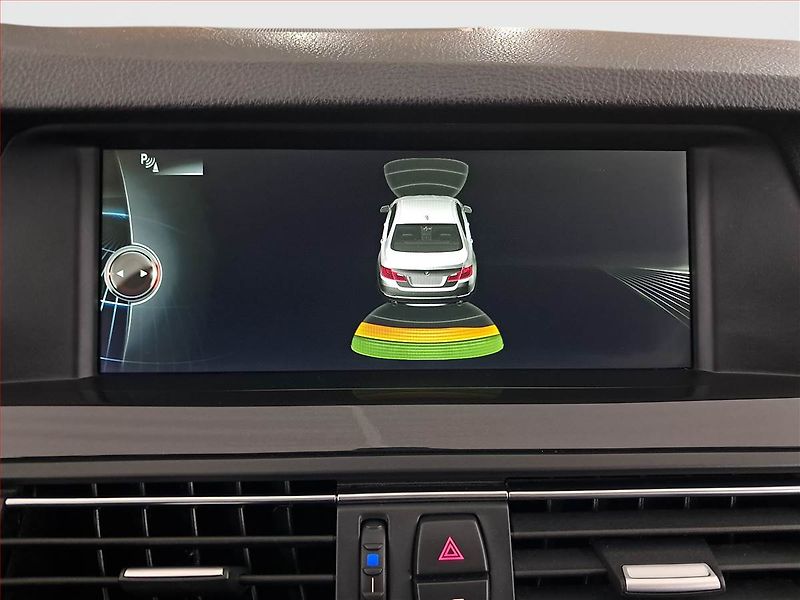 BMW Řada 5 (2012) 520d, Automat, Kůže, Navi - fotka 19 z 23