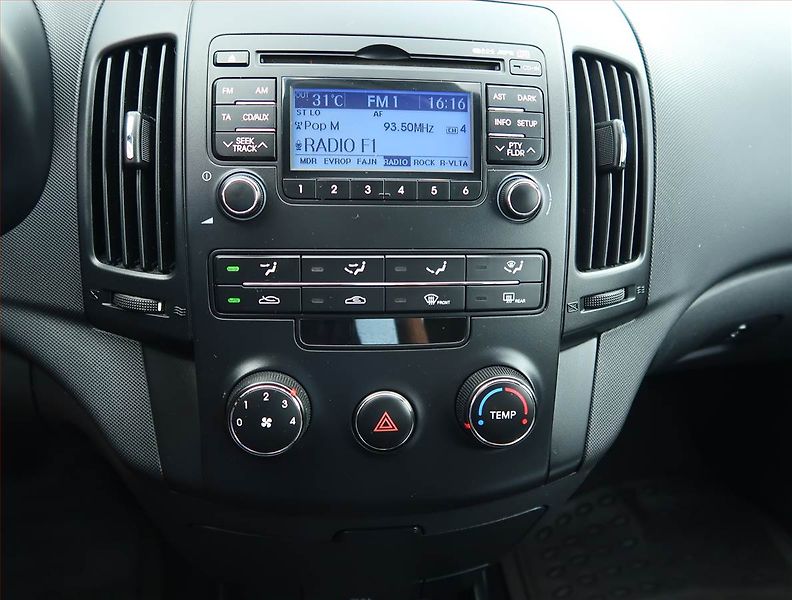 Hyundai ix20 (2013) 1.4 CRDi, nová STK - fotka 12 z 15
