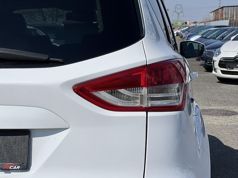 Ford Kuga 2.0TDCi 4x4 TAŽNÉ TEMPOMAT  - fotka 30 z 31