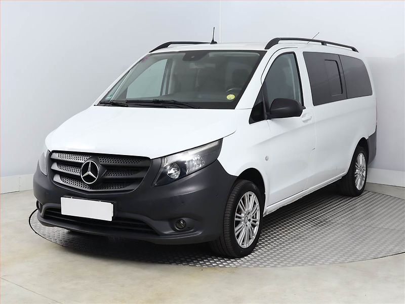 Mercedes-Benz Vito (2017) 114 CDI, Bus, 5Míst - fotka 2 z 13
