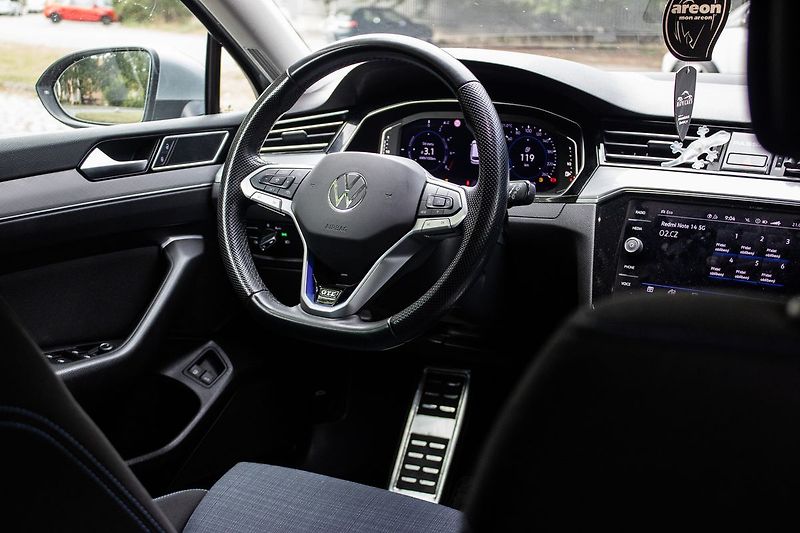 Volkswagen Passat - fotka 14 z 21