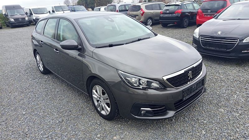 Peugeot 308 (2018) - fotka 10 z 36