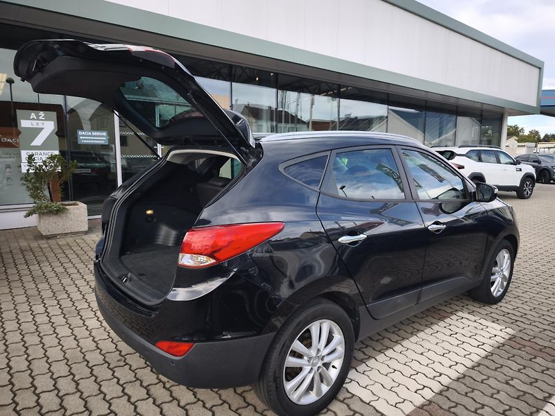 Hyundai ix35 2015 2.0 CRDi 135kW 4x4 - fotka 28 z 31