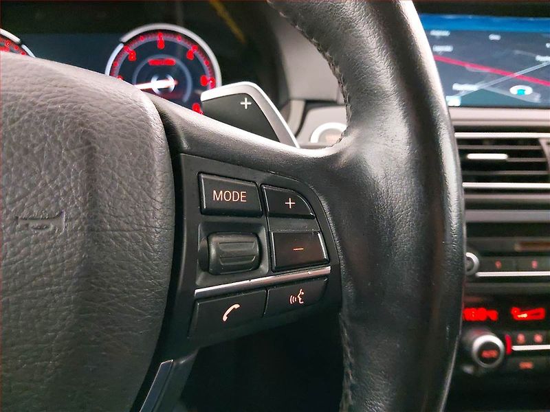 BMW Řada 5 (2015) 525d xDrive, 4X4, Automat - fotka 18 z 25