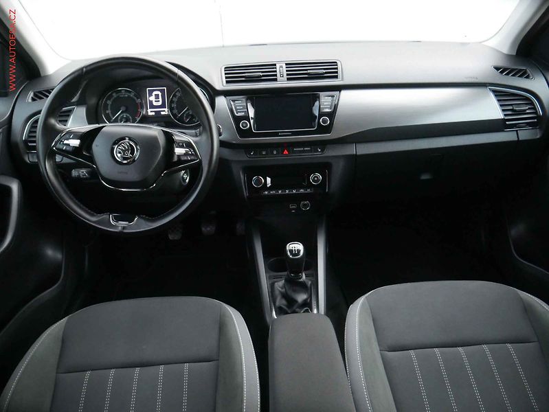 Škoda Fabia (2020) 1.0 TSI, ČR, LED, AC, kamera - fotka 8 z 16