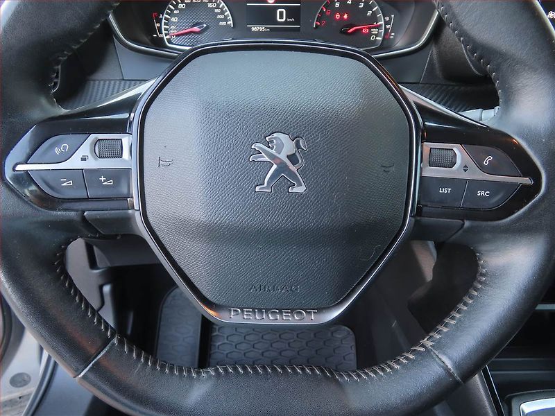 Peugeot 2008 (2020) 1.2 PureTech, Navi, Tempomat - fotka 19 z 20