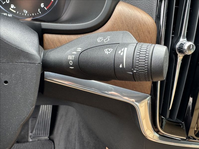 Volvo S90 2,0 D5 AWD INSCRIPTION DPH ČR - fotka 29 z 50