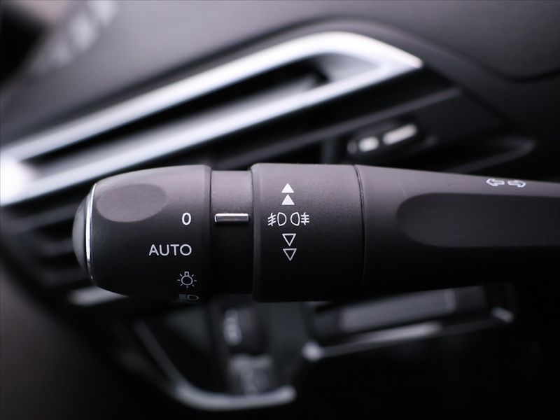 Citroën Grand C4 SpaceTourer 1,5 HDI 96kW Tažné - fotka 19 z 35
