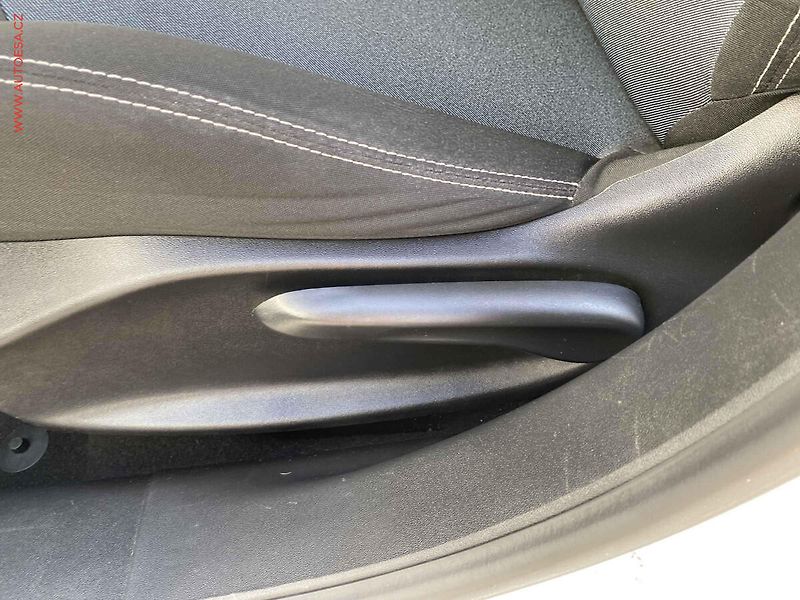 Peugeot 208 (2017) 1.2 PT, AC, tempo - fotka 14 z 16