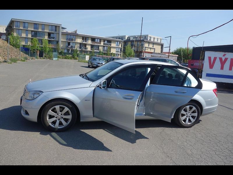 Mercedes-Benz Třídy C 200 CDi 100 kW STK07/2028 - fotka 15 z 34