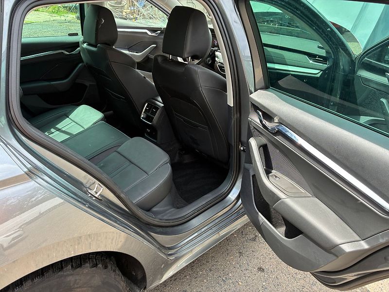 Škoda Octavia 2.0 TDi DSG STYLE PLUS 110 kW - fotka 23 z 25