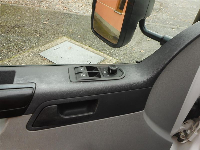 Volkswagen Transporter 2,0 TDi 4Motion - fotka 10 z 25