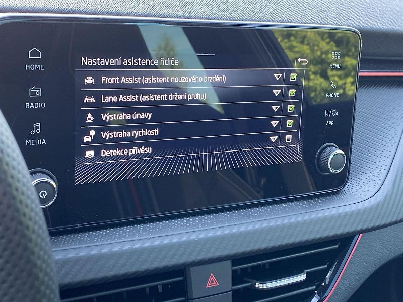 Škoda Kamiq (2025) 1.5 TSI DSG Monte Carlo - fotka 19 z 37