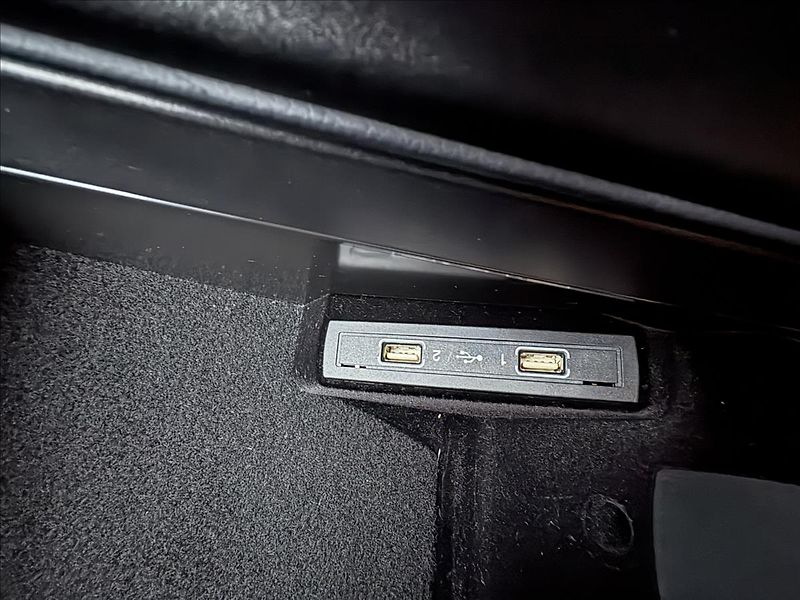 Mercedes-Benz Třídy E 2,2 200CDi 100kW,Led,Navi,Výhř - fotka 22 z 36