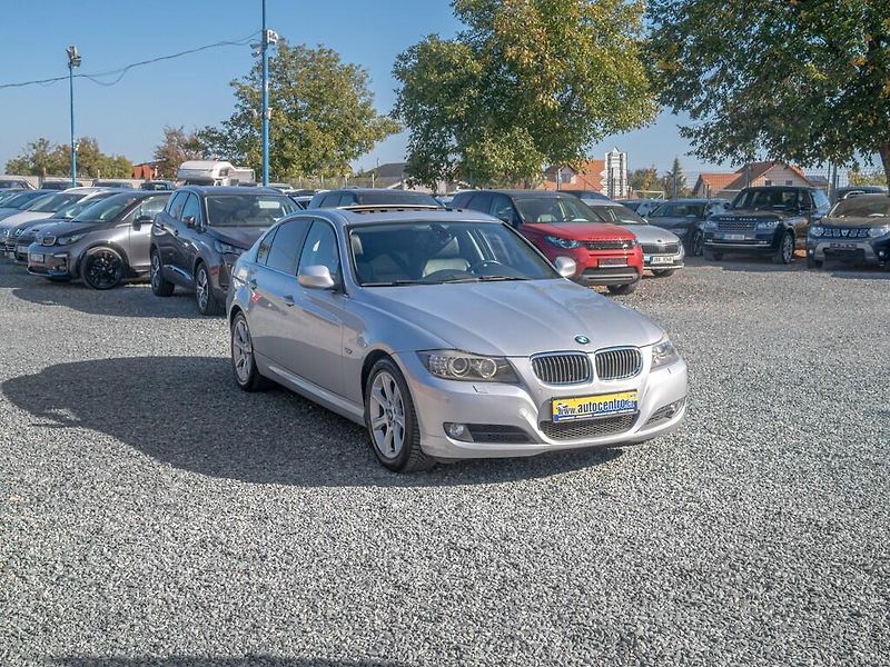 BMW Řada 3 (2011) 325i 160KW mat HK – NAVIGACE - fotka 3 z 52