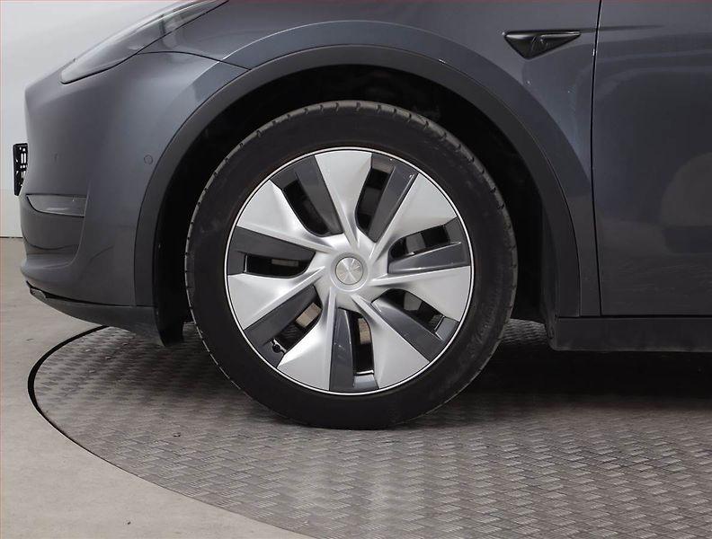 Tesla Model Y (2022) Long Range AWD 79kWh, SoH 89% - fotka 15 z 24
