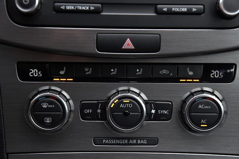 Volkswagen Passat 2.0 TDi CR COMFORTLINE, VÝHŘEV - fotka 23 z 50