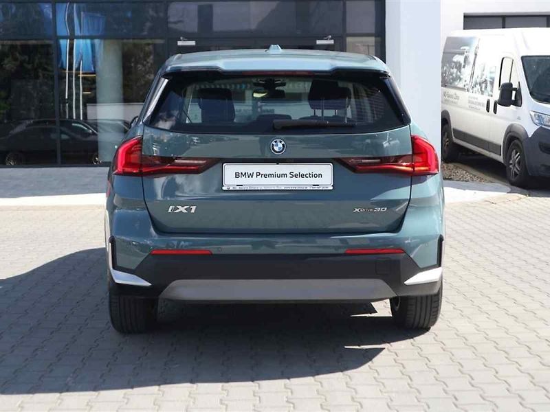 BMW iX1 - fotka 5 z 10