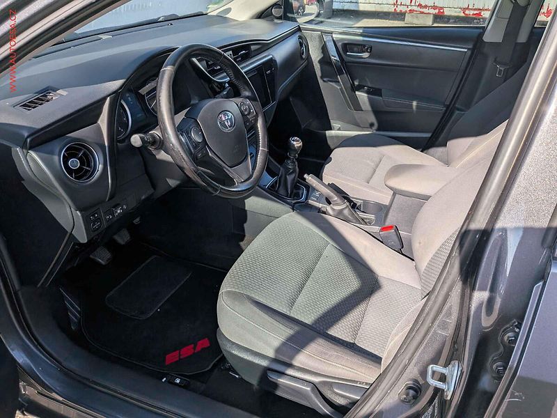 Toyota Corolla (2016) 1.6VVT-i, ČR, STK9/28 - fotka 9 z 14