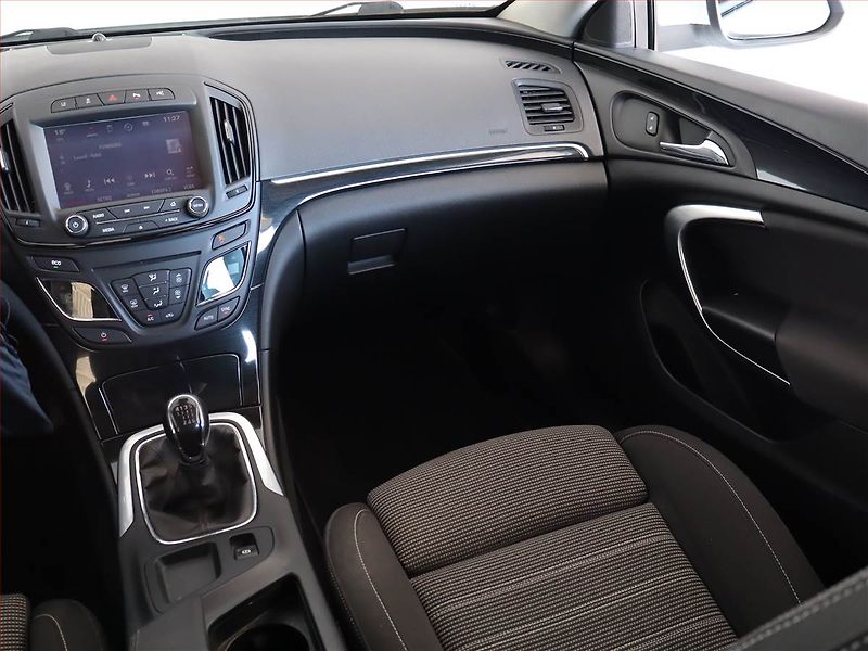 Peugeot 2008 (2021) Allure 1.2 PureTech, Automat - fotka 8 z 23