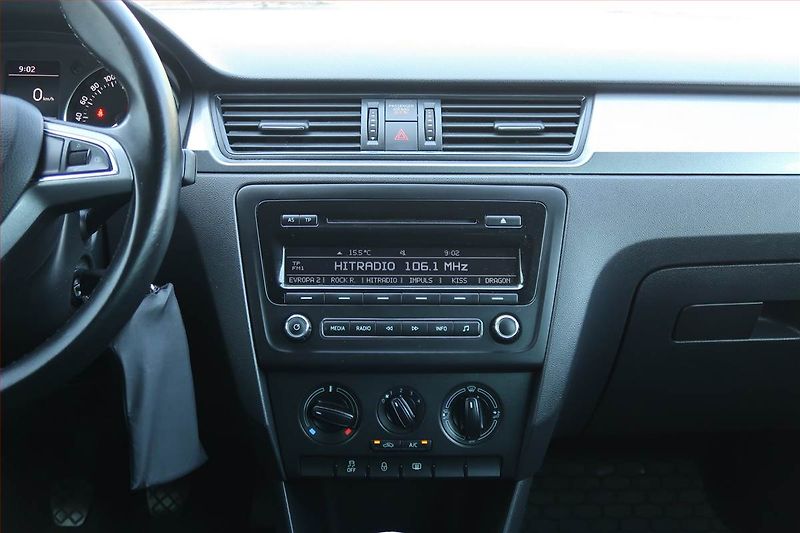 Škoda Rapid (2015) Spaceback 1.2 TSI - fotka 12 z 16